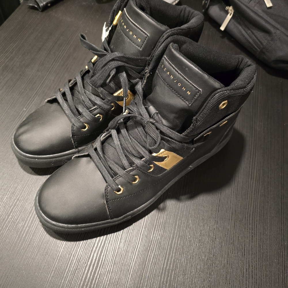 Sean John Black Sneakers with Gold Highlights
